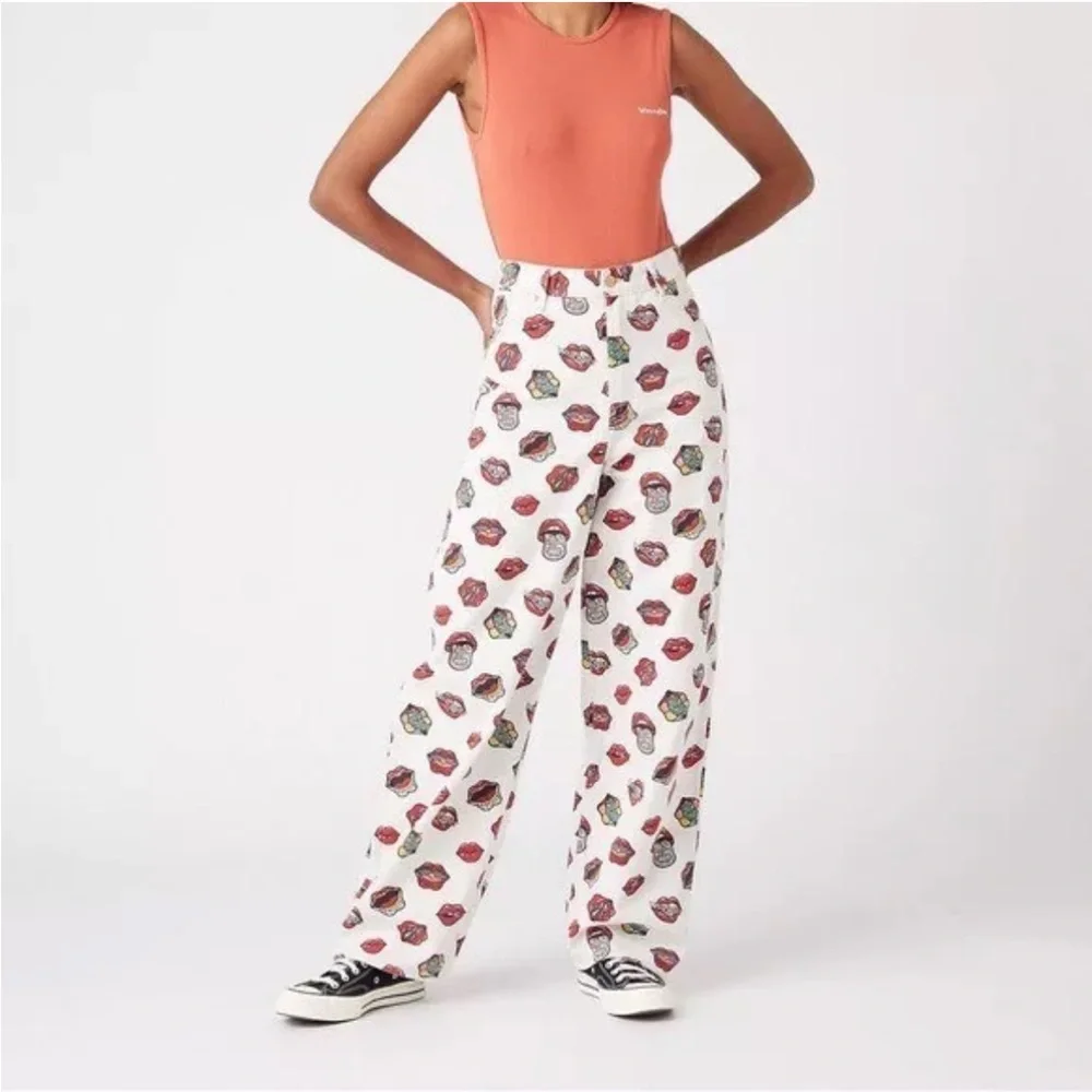 WRANGLER READ MY LIPS Novelty Jeans BARREL 652 Ultra High Rise NWT - Picture 2 of 16